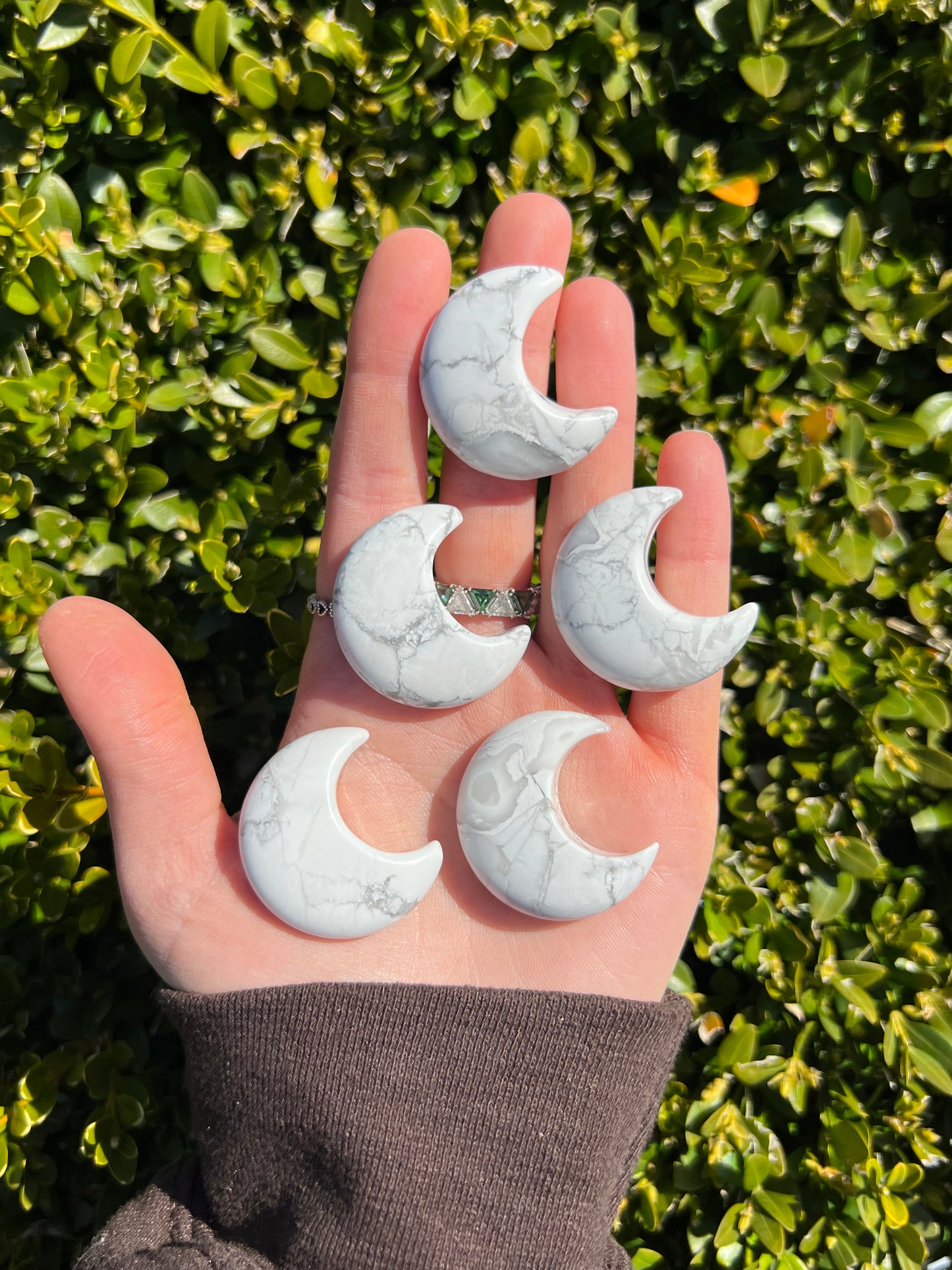 Howlite Moon