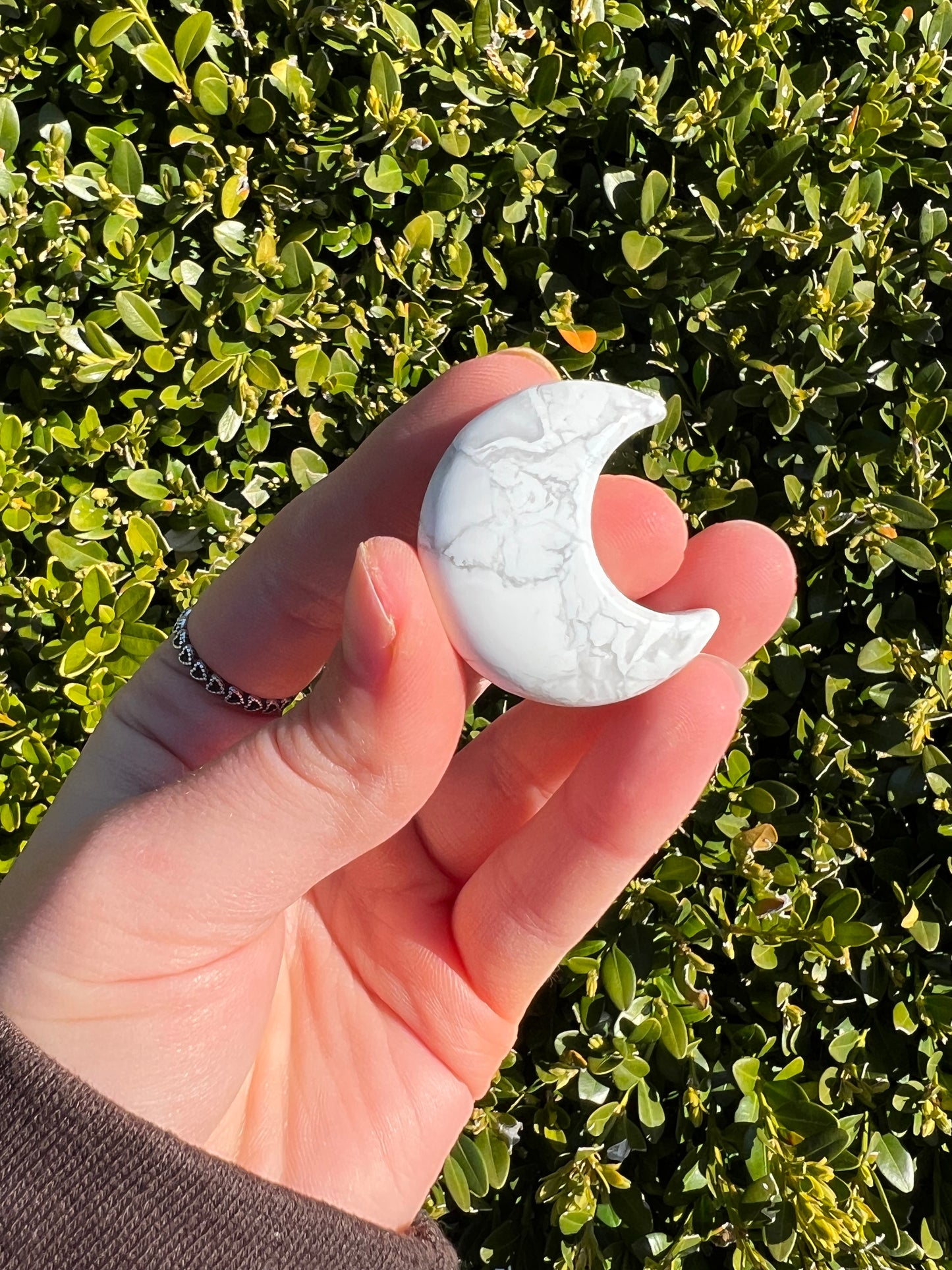 Howlite Moon