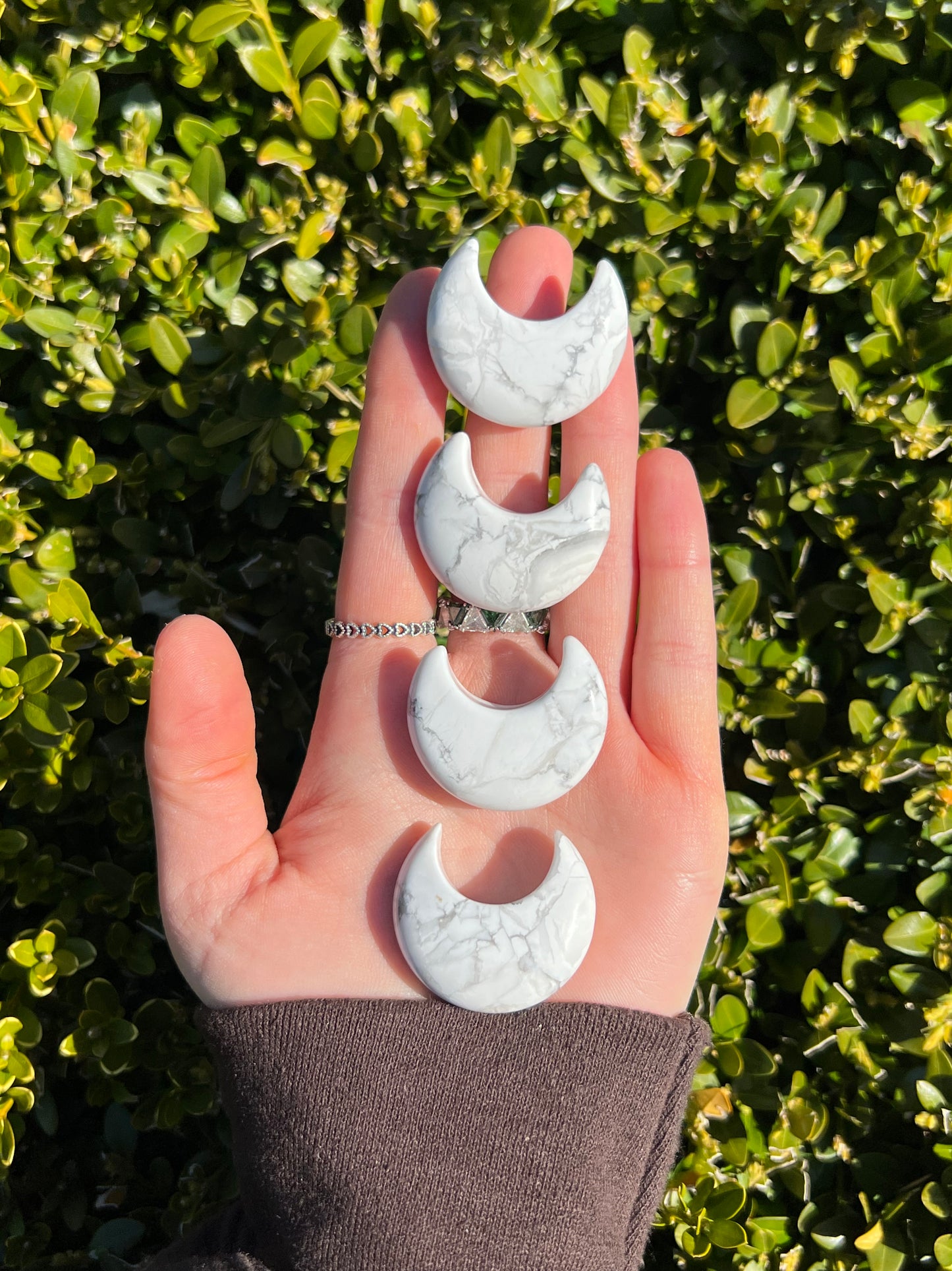 Howlite Moon